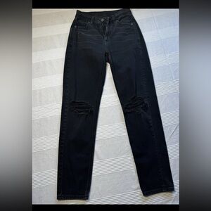 Women’s Black Distressed Knee Jeans